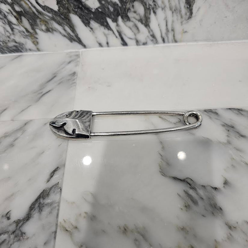 CHROME HEARTS BSFlare Extra Large Safety Pin