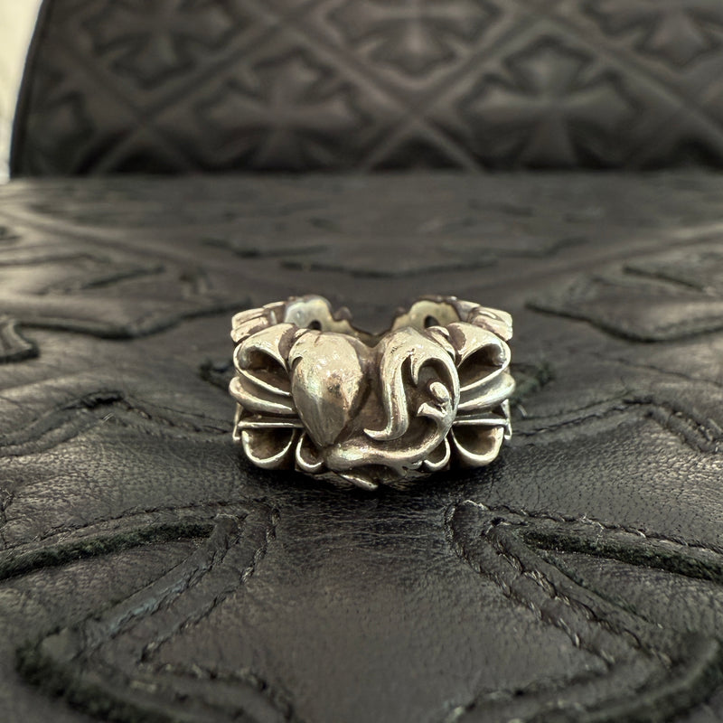 CHROME HEARTS DBL FLRL CRS HRT Ring