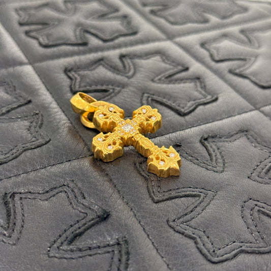 CHROME HEARTS 22K Filig Cross-XSM P D Pendant Top